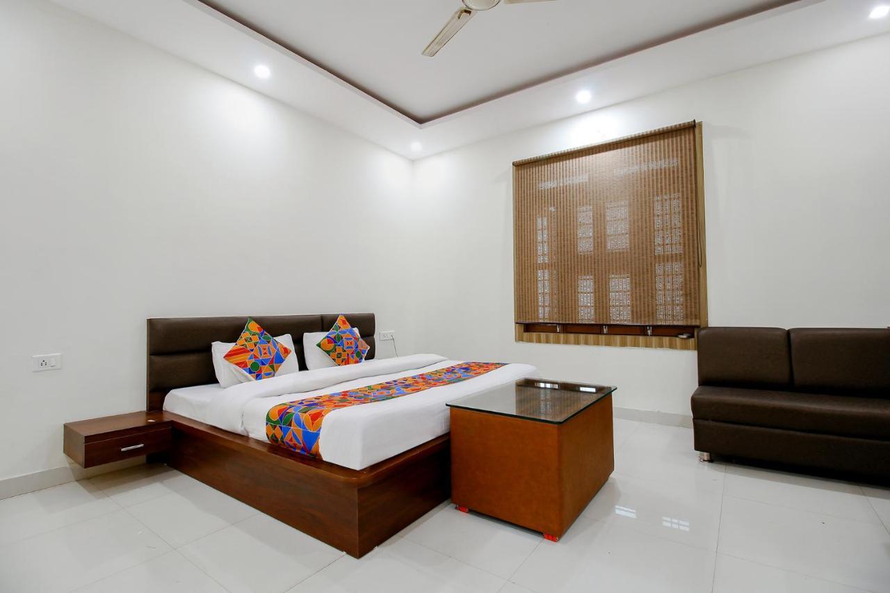 Fabexpress Yuvan Gouharganj Exteriér fotografie